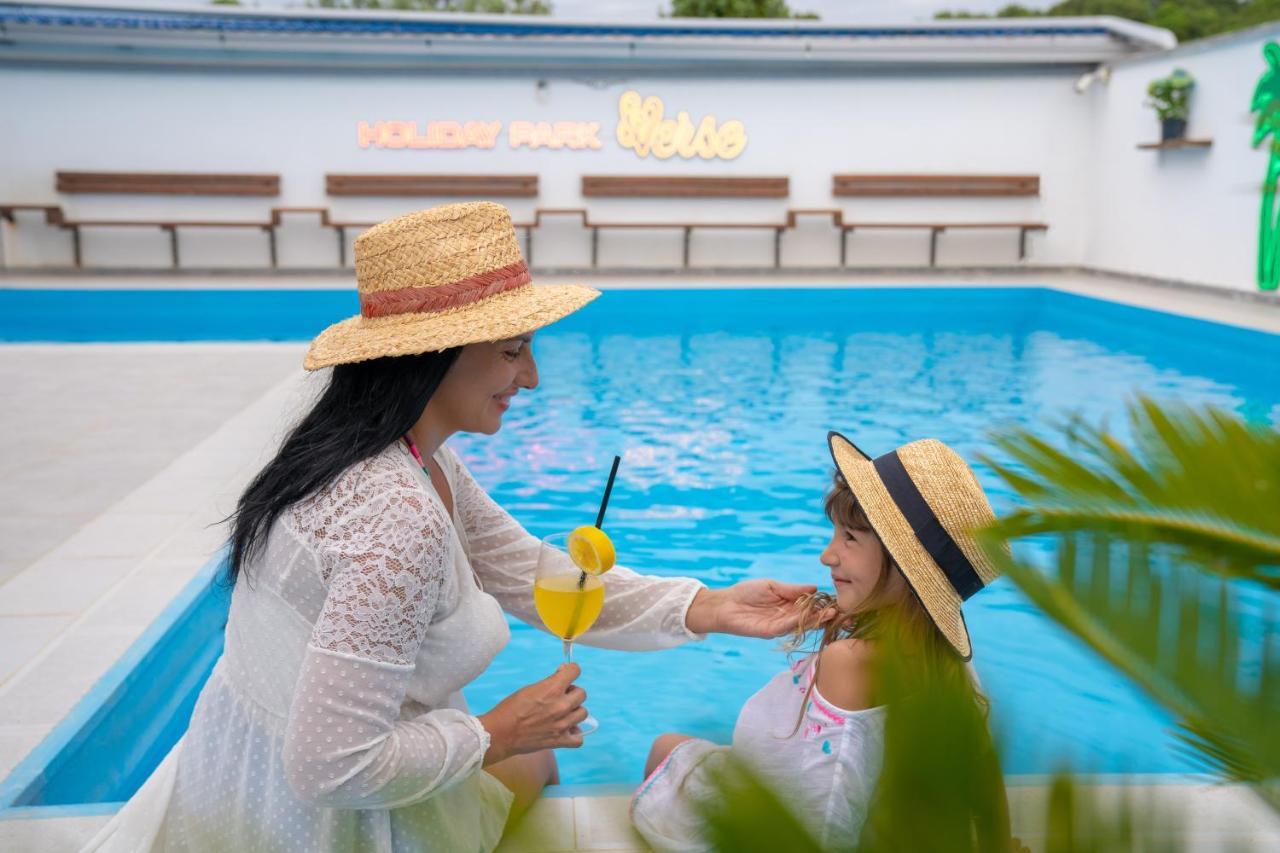 Holiday Park Verse Ulcinj Bagian luar foto
