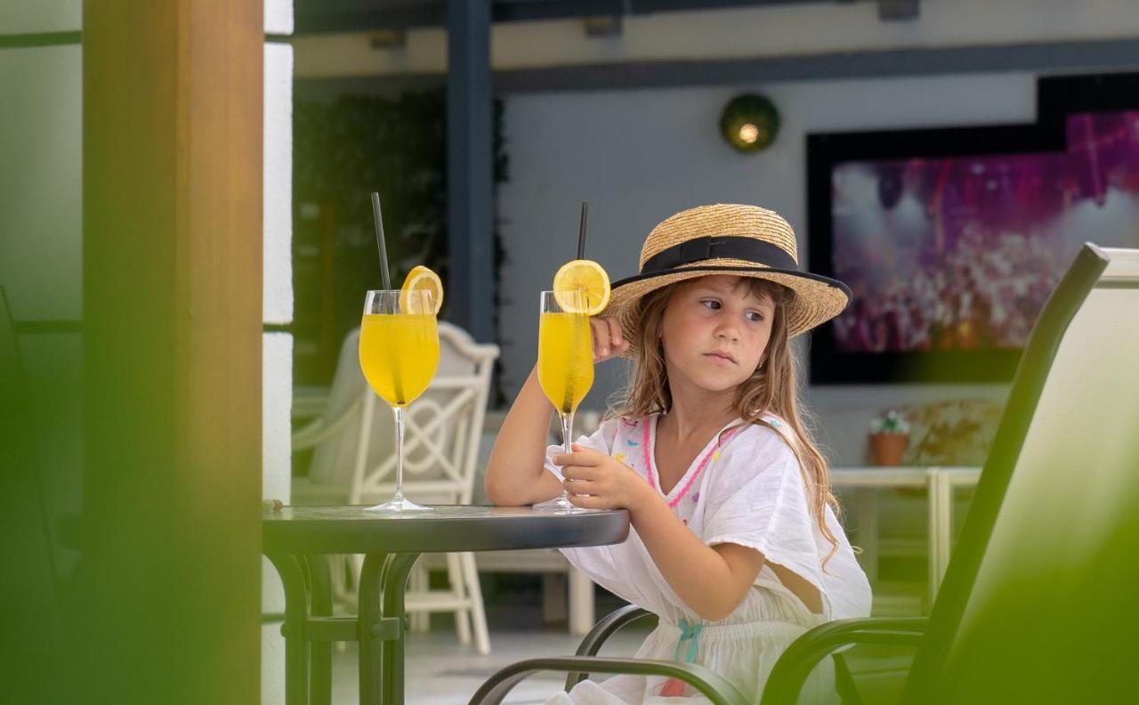 Holiday Park Verse Ulcinj Bagian luar foto